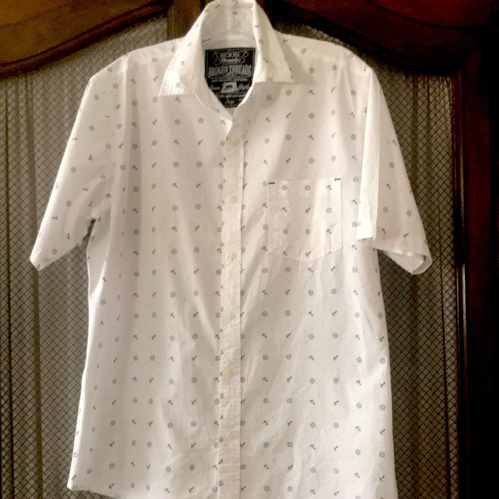Men’s cotton button down shirt